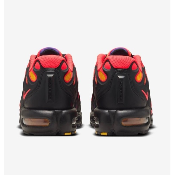 Nike Air Max Plus Black and Red Athletic Shoes NWOB - Picture 3 of 5